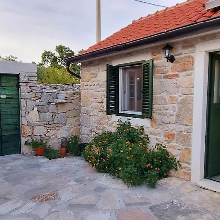 Holiday home Las Vezac