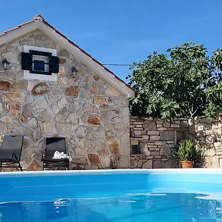 Las Vezac Holiday home