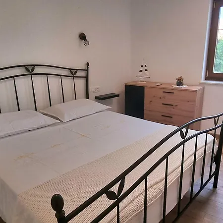 Las Vezac Holiday home