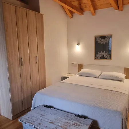 Las Vezac Holiday home